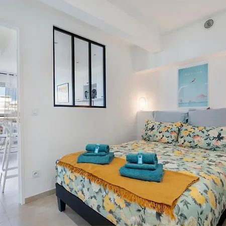 Coup De Coeur! Vue Mer! Terrasse Dangle! 昂蒂布