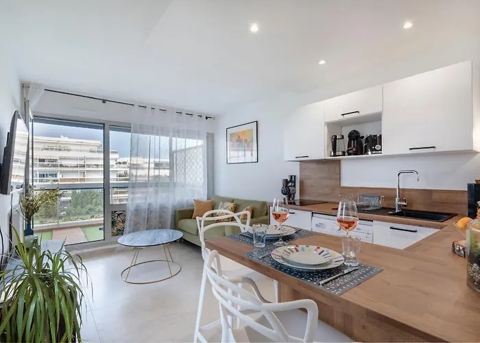 Coup De Coeur! Vue Mer! Terrasse Dangle! شقة أنتيب